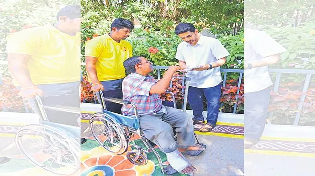 Naravari Palle: నారావారిపల్లెకు పండుగ కళ.. అర్జీలు స్వీకరించిన మంత్రి లోకేశ్‌ 