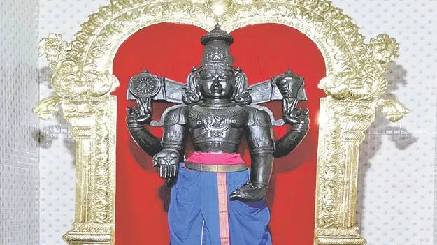 Theft: కాశీబుగ్గ వేంకటేశ్వరాలయంలో చోరీ