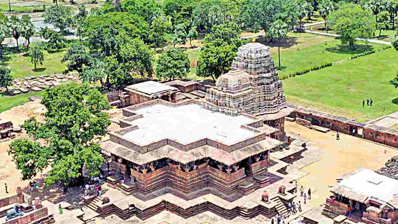 Tourist Spots: వనదేవతల దర్శనం.. పర్యాటక ఆహ్లాదం!