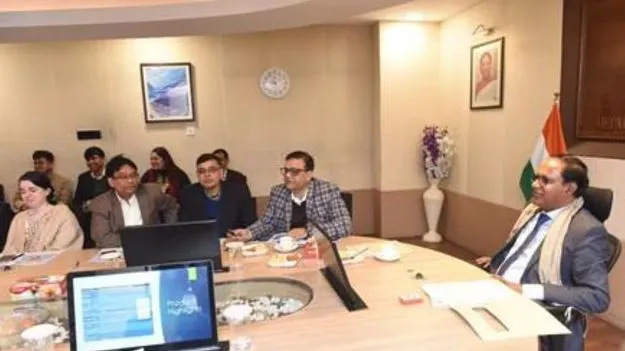 Central Finance Department: సీజీహెచ్‌ఎస్‌ లబ్ధిదారులకు ‘పరిపూర్ణ మెడిక్లెయిమ్‌ ఆయుష్‌ బీమా’