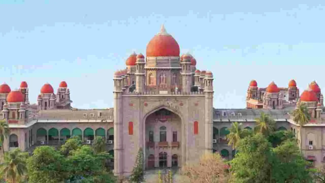 High Court: వేములవాడ ‘తలనీలాల టెండర్‌’ వివాదానికి తెర