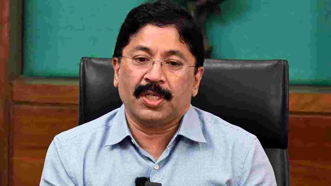 ఉత్తరాదిలో అమ్మాయిలను వంటగదికే పరిమితం చేస్తున్నారు: దయానిధి