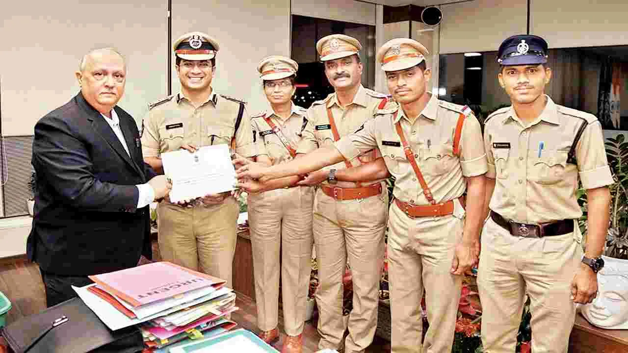 పెద్దకడుబూరు పోలీస్‌ స్టేషన్‌కు జాతీయ అవార్డు