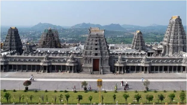 కొండపై  దుకాణాలు యథావిధిగా కొనసాగించాలి