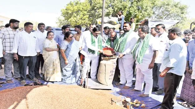 కంది కొనుగోలు కేంద్రాలు ప్రారంభం  