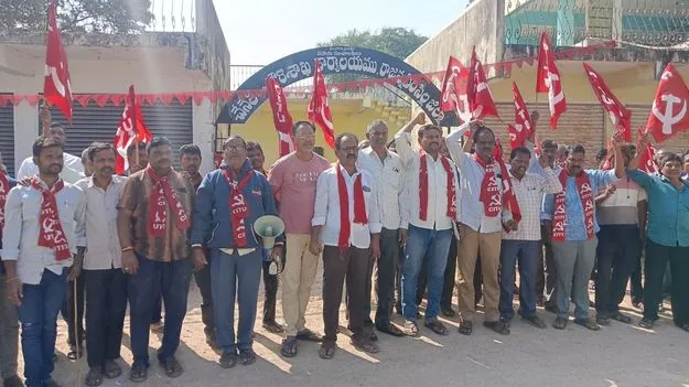 వర్కర్‌ టూ ఓనర్‌ పథకాన్ని పూర్తిచేయాలి