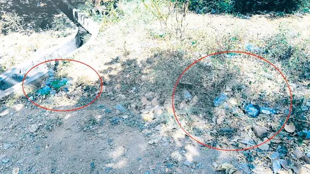 మందుబాబులకు అడ్డాగా ప్రభుత్వ ఆసుపత్రి 