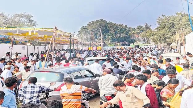 రాకెట్లలో ఘనంగా దేవమ్మ జాతర