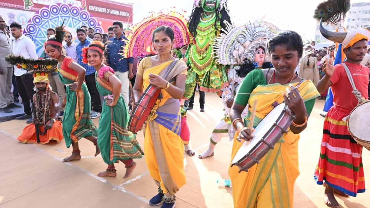 AP Dwakra Mela 2026: గుంటూరులో సరస్ మేళా కార్యక్రమంలో పాల్గొన్న ముఖ్యమంత్రి చంద్రబాబు