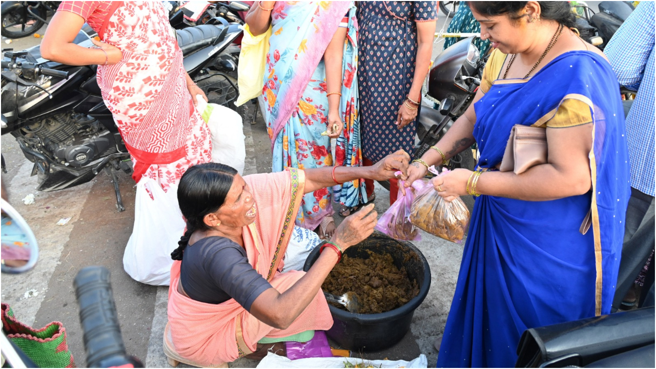 తెలుగు రాష్ట్రాల్లో ఘనంగా భోగి సంబరాలు