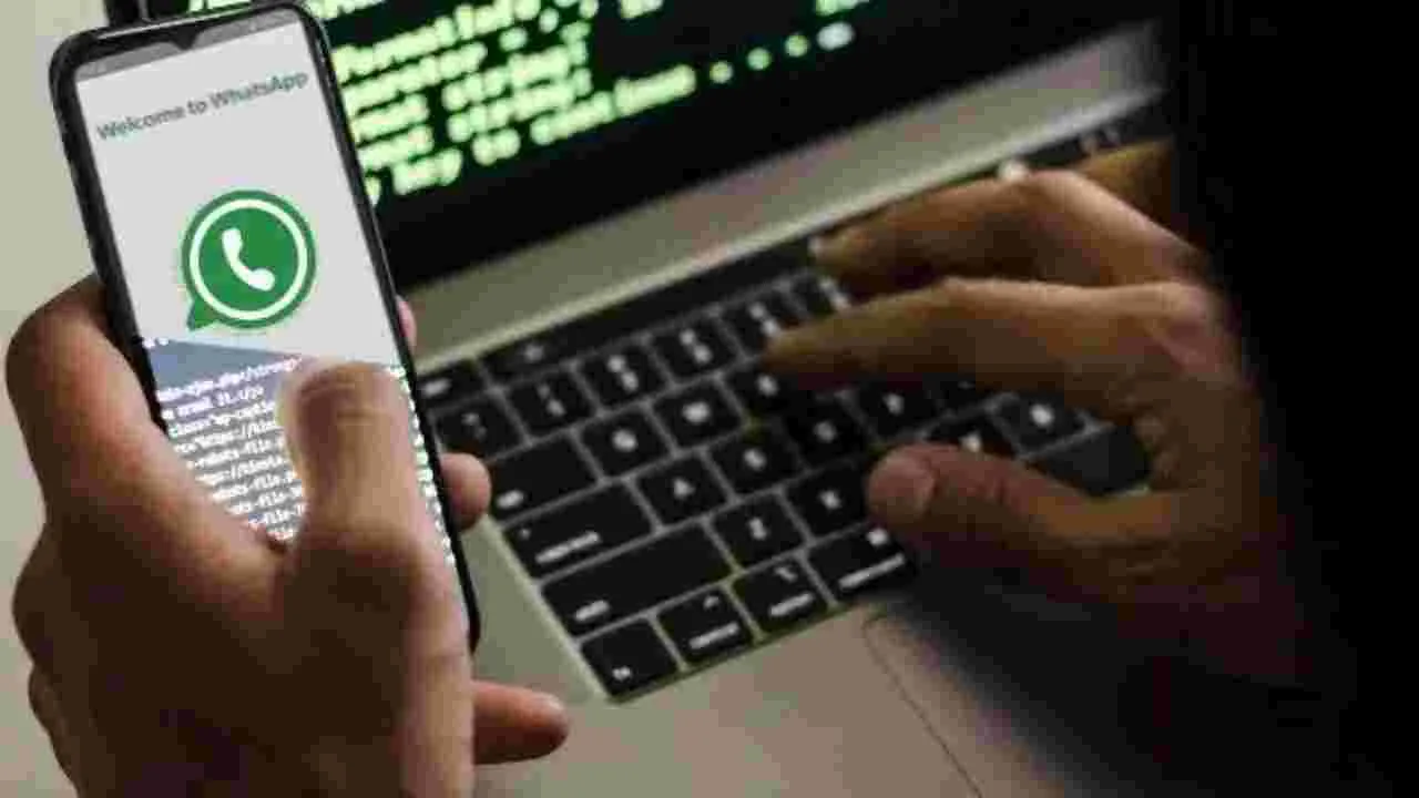 Cyber Crime Hyderabad: మాజీ ఐపీఎస్ భార్యను మోసగించిన సైబర్ కేటుగాళ్లు.. రూ.2.58 కోట్ల మోసం
