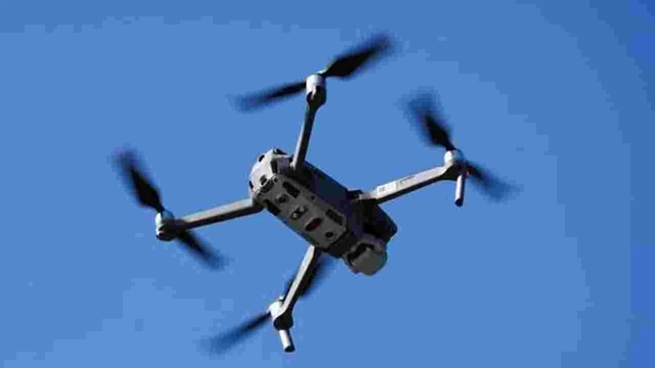 Jammu and Kashmir: డ్రోన్‌లతో సరిహద్దుల్లో పాక్ కవ్వింపులు... తిప్పికొట్టిన సైన్యం