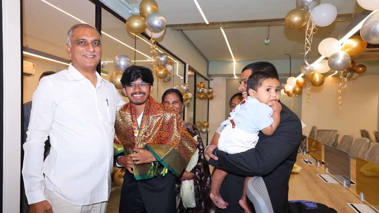 'Hustle Hive' ఏఐ ప్లాట్ ఫామ్‌ను ప్రారంభించిన మాజీ మంత్రి హరీశ్ రావు