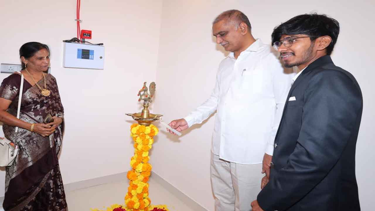 'Hustle Hive' ఏఐ ప్లాట్ ఫామ్‌ను ప్రారంభించిన మాజీ మంత్రి హరీశ్ రావు