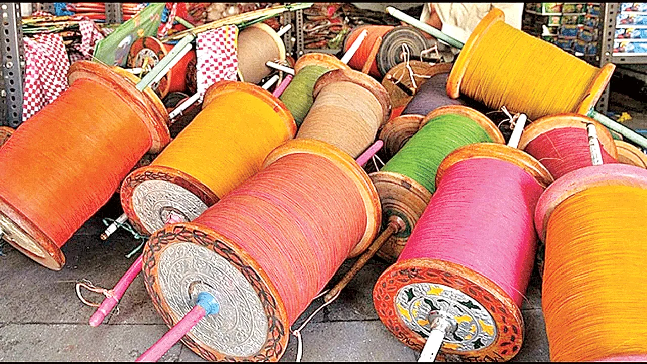 Fly Kites Safely  ప్రమాదానికి దూరంగా.. పతంగులు ఎగరేద్దాం