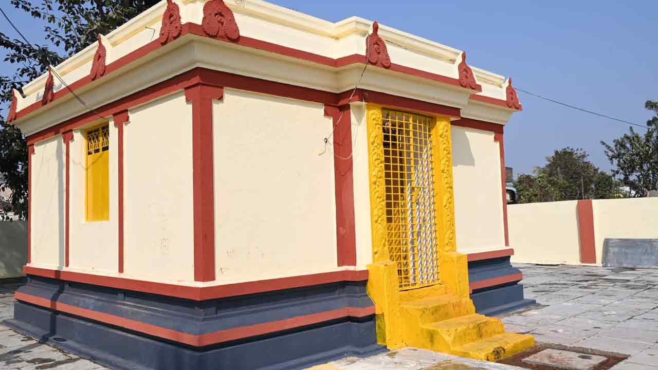 Medaram Jatara: మేడారం జాతరకు శుభారంభం.. వనదేవతలకు శుద్ధి పూజలు