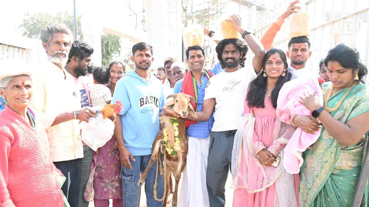 Medaram Jatara: మేడారం జాతరకు శుభారంభం.. వనదేవతలకు శుద్ధి పూజలు