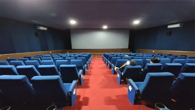 Bengaluru News: సినిమా హాల్‌ లేడీస్‌ టాయ్‌లెట్‌లో.. వీడియో రికార్డింగ్‌ 