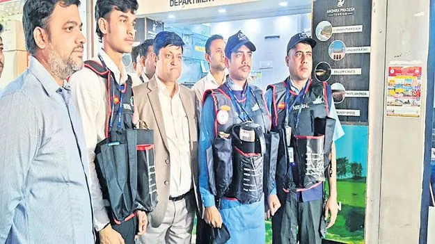  రైళ్లలో నాణ్యమైన టీ, కాఫీ విక్రయం