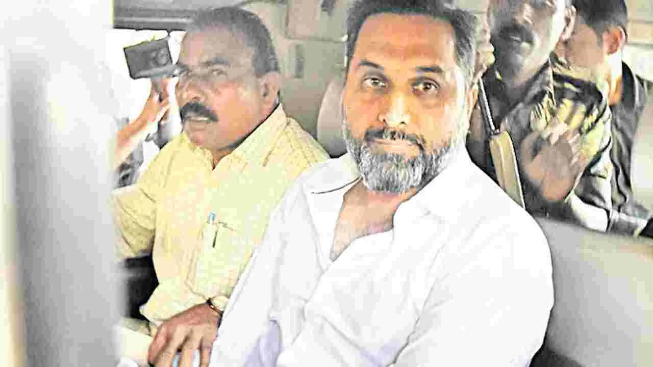 Raj Kasireddy: విజయవాడ ప్రభుత్వాస్పత్రికి రాజ్‌ కసిరెడ్డి..