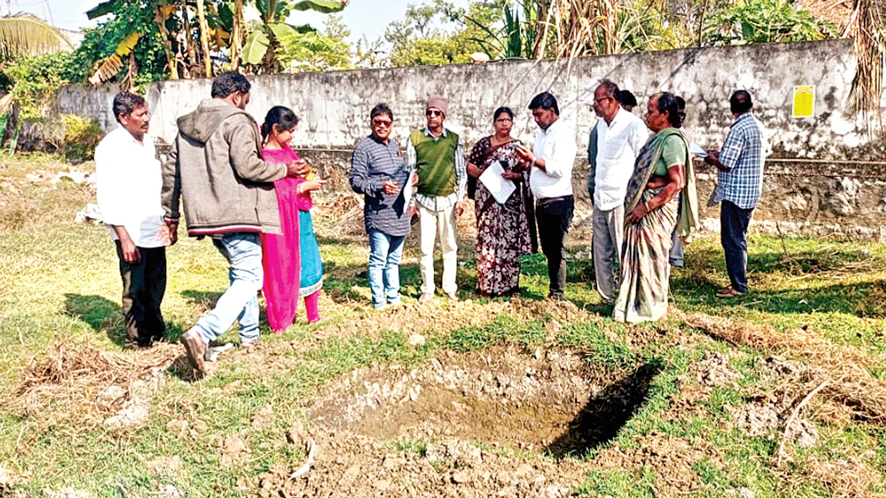 upadhi Works ఉపాధి పనుల్లో లోపాలుంటే రికవరీ