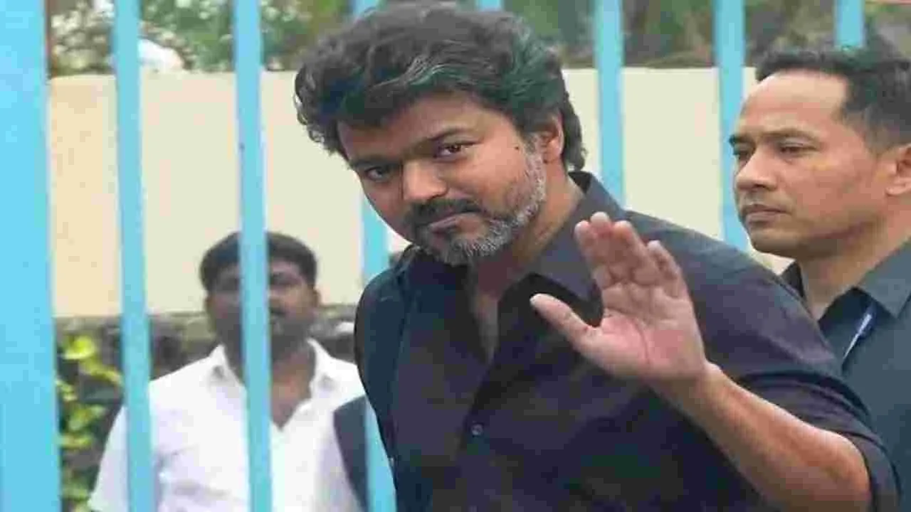 TVK Chief Vijay: కరూర్ తొక్కిసలాటతో టీవీకేకు సంబంధం లేదు... సీబీఐకి చెప్పిన విజయ్