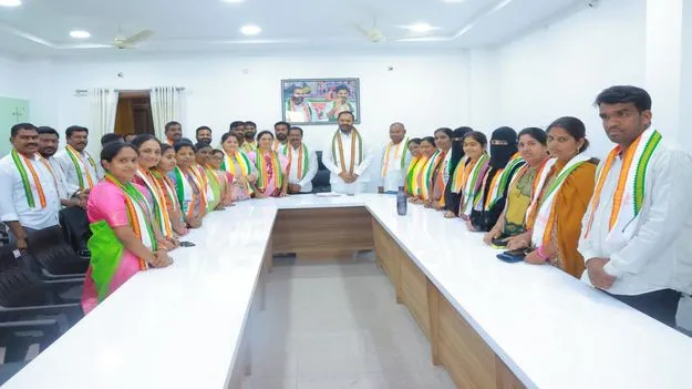 అభివృద్ధిని చూసి ఓటేయండి..