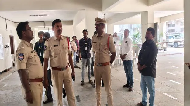 చివరి రోజు నామినేషన్ల జోరు