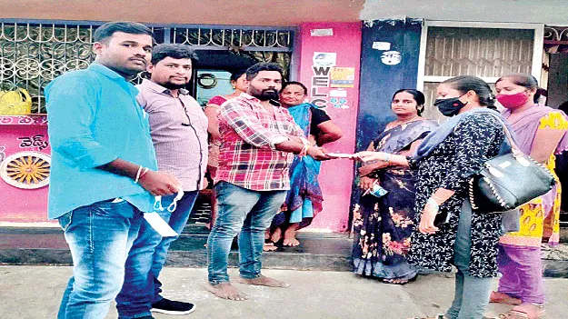 ఆ రూ.10 కోట్ల మాటేంటి?