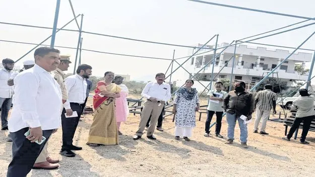 గణతంత్ర వేడుకలు ఘనంగా నిర్వహించాలి