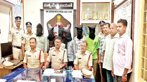 రూ.8.15 లక్షల చోరీ సొత్తు స్వాధీనం 