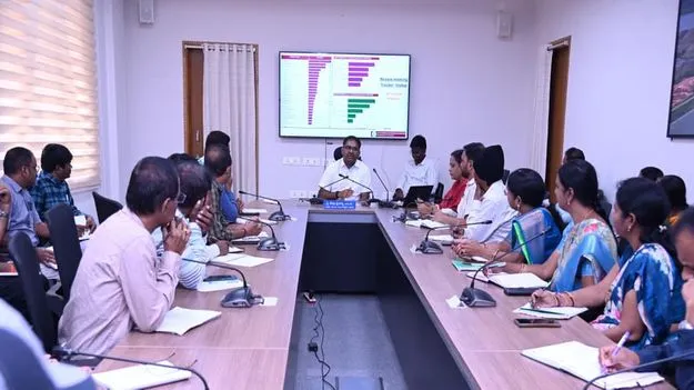  కార్యదర్శులు డబ్బులు వసూలు చేస్తే కఠినచర్యలు