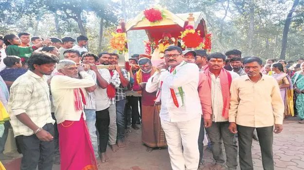 kumaram bheem asifabad- చెప్రాలలో భక్తుల సందడి