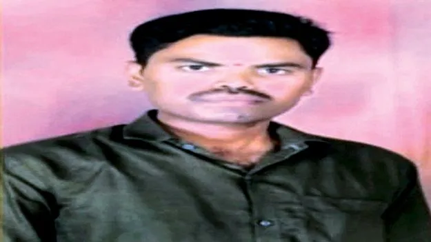    స్కూటర్‌ను ఢీకొన్న కారు..