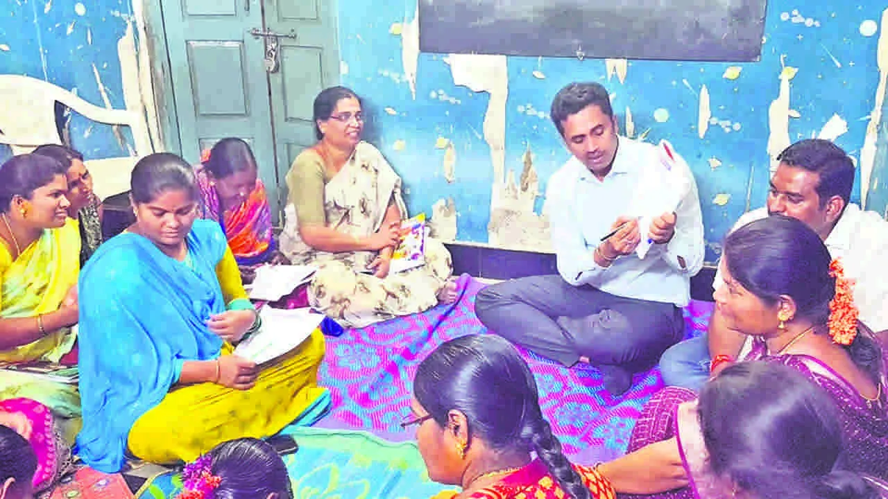 COLLECTOR: విద్యతో సామాజిక మార్పు : కలెక్టర్‌