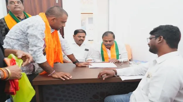 బీజేపీ అభ్యర్థుల గెలుపే లక్ష్యంగా పని చేయాలి