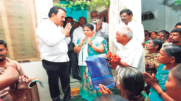 కాంగ్రెస్‌లో చేరిన బీఆర్‌ఎస్‌ నాయకులు