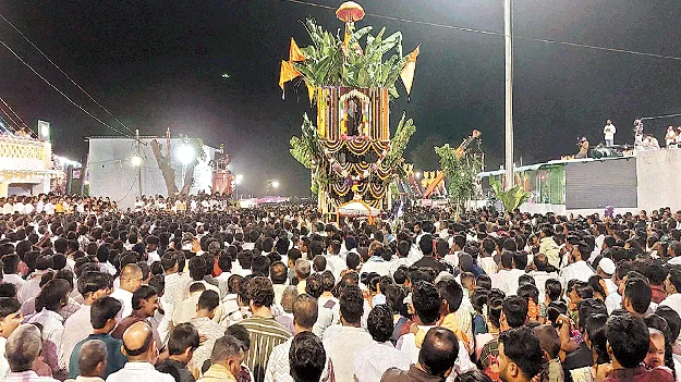 జనసంద్రమైన రాంపురం