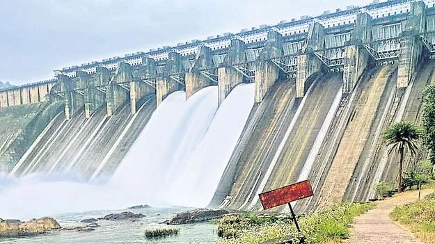 సీలేరులో రోజుకి మిలియన్‌  యూనిట్లు విద్యుదుత్పత్తి 