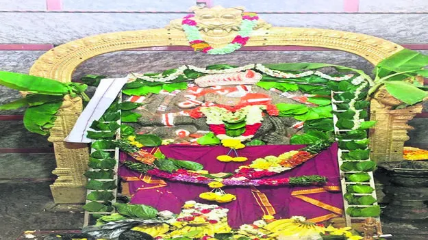 GOD: ఆంజనేయస్వామికి ప్రత్యేక పూజలు