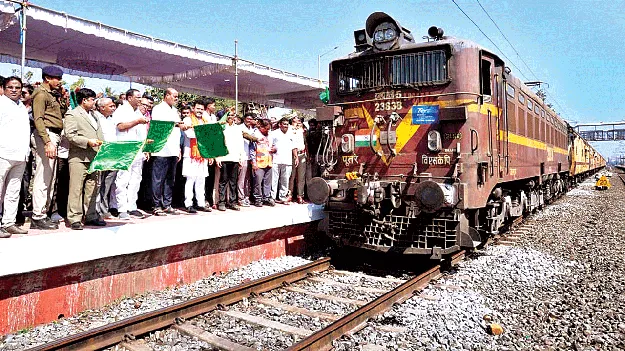 సిక్కోలుకు వలసొచ్చేలా..