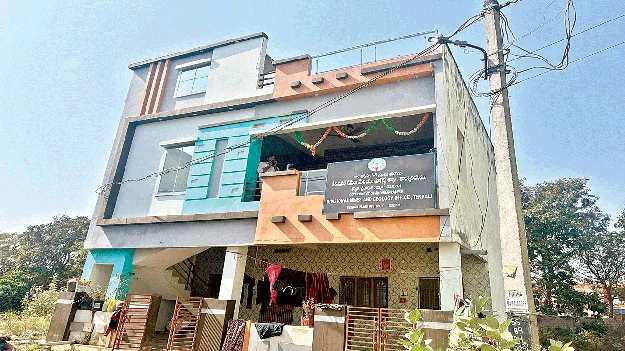 అద్దె భవనాలతో సిబ్బందికి అగచాట్లు