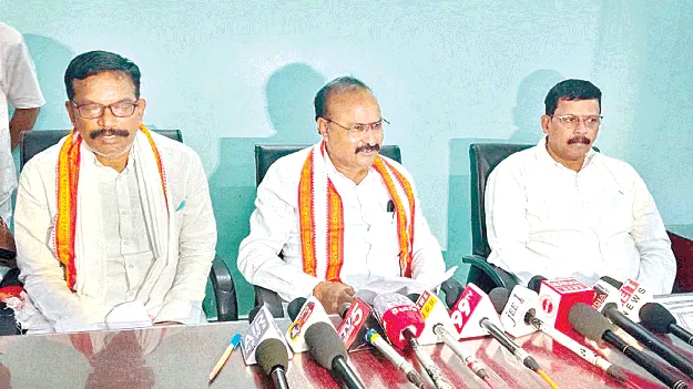 సామాన్య భక్తులకే ప్రాధాన్యత