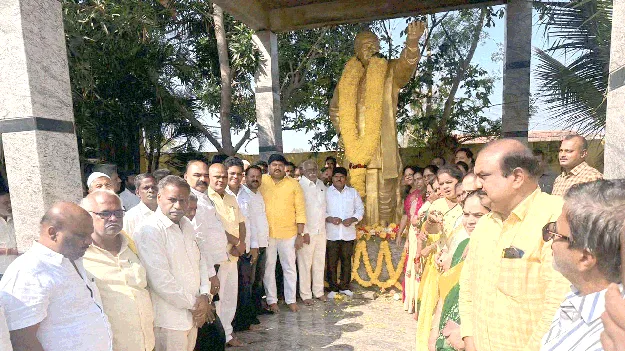 ఎన్టీఆర్‌ ఆశయాలను ముందుకు తీసుకువెళదాం 