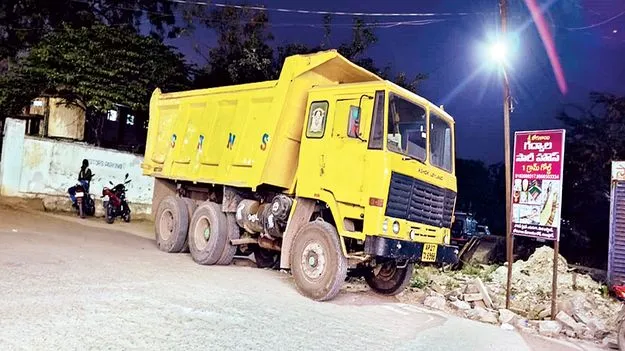 సరిహద్దులు దాటుతున్నఇసుక