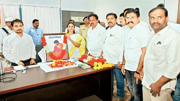 యోగి వేమన బోధనలు సమాజానికి దిక్సూచి 