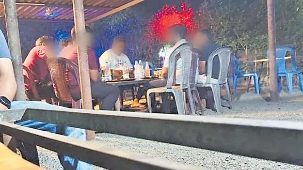 దాబాలా..బార్‌లా!