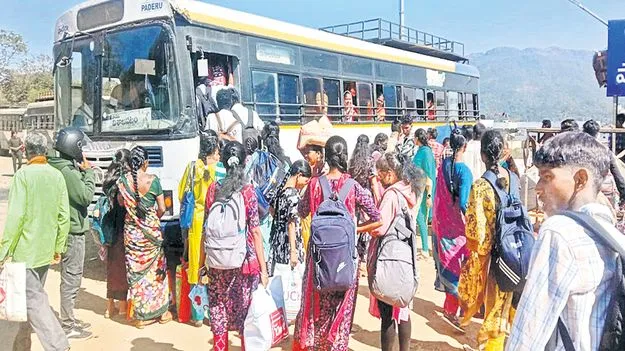 బస్సులు కిటకిట