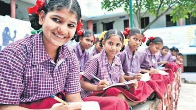 సంక్షేమ హాస్టళ్లు, గురుకులాలపై ప్రత్యేక దృష్టి