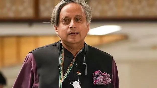 కాంగ్రెస్‌కు శశి థరూర్‌ దూరం!